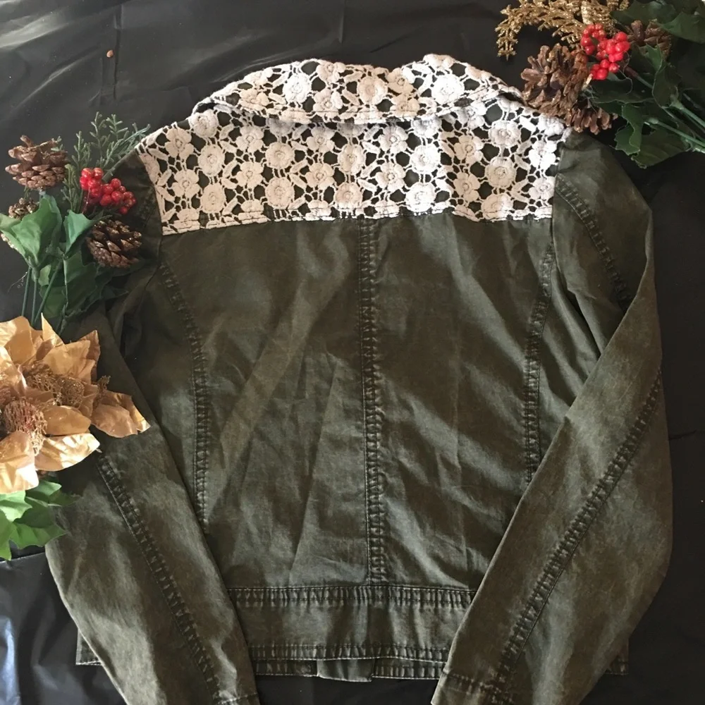 🆕🎀 Design History Rustic Zip Jacket Olive Green and White Floral Collar NEW